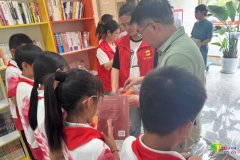 <b>社汇合力绘就的爱心长卷</b>